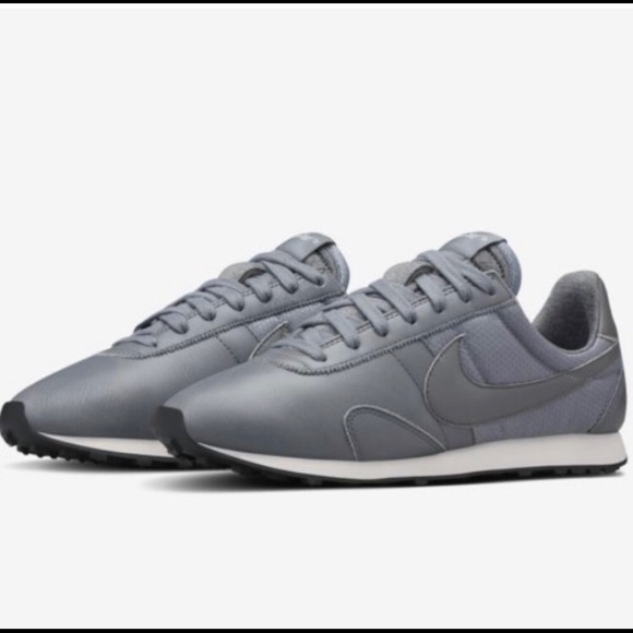Nike W Pre Montreal Racer Pinnacle Nike Nike Racer Pinnacle Sneakers (Limited Edition)